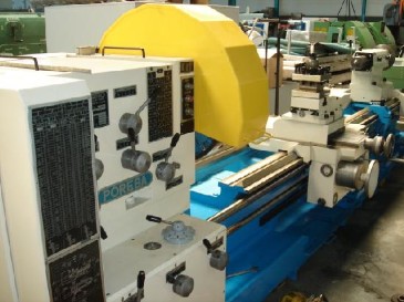 CNC-Drehmaschine in Betrieb